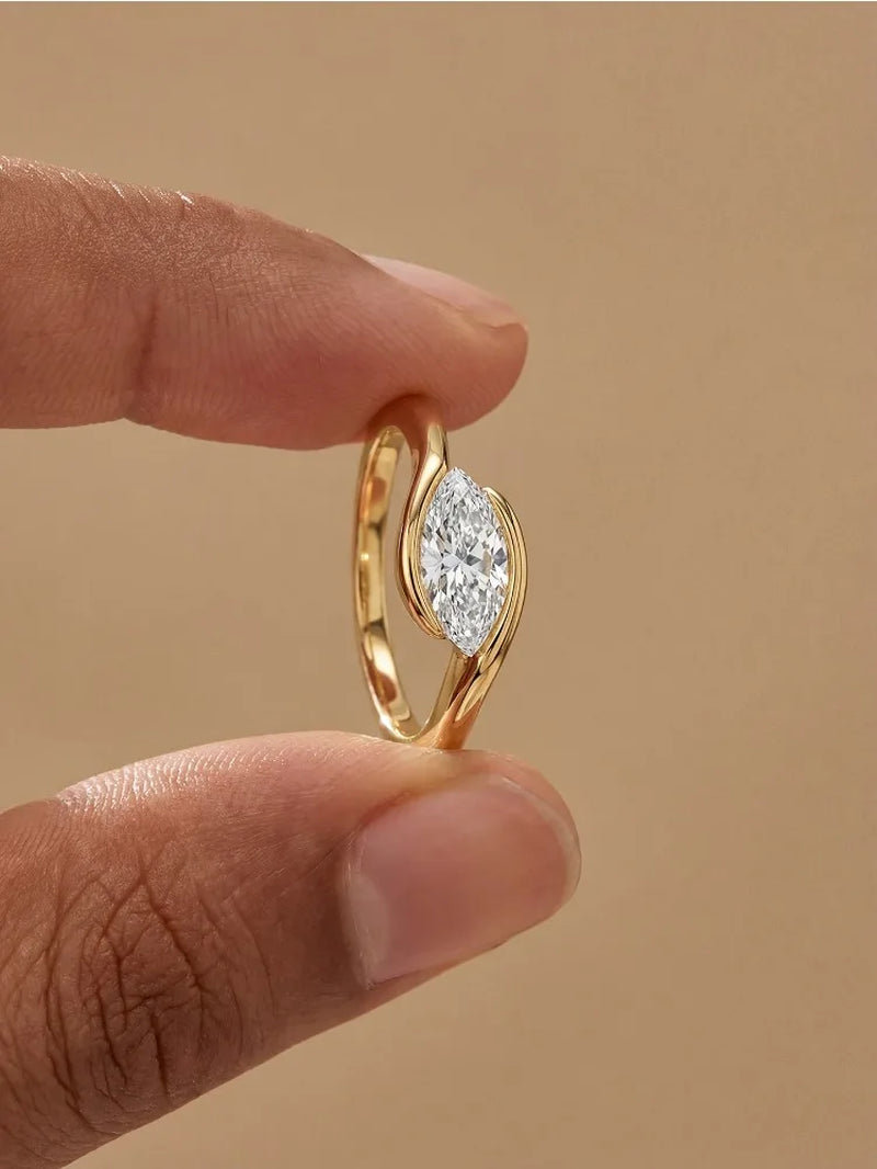 925 Sterling Silver Oval Hug Zircon Ring 