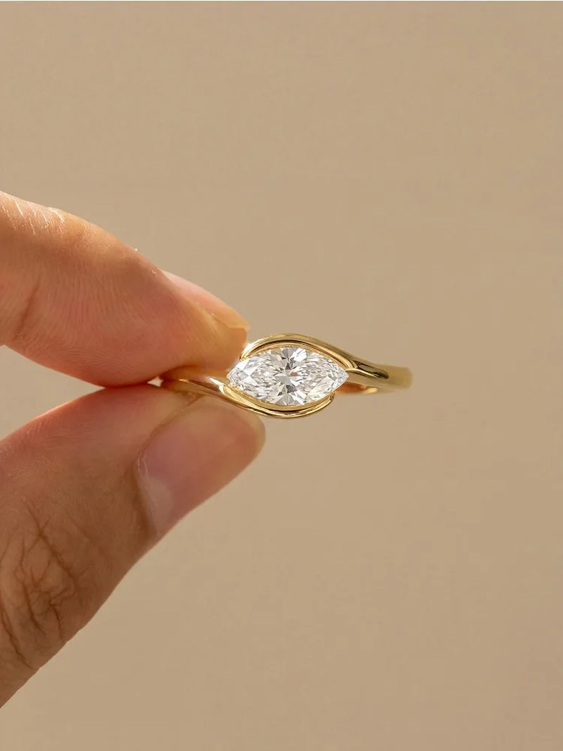 925 Sterling Silver Oval Hug Zircon Ring 