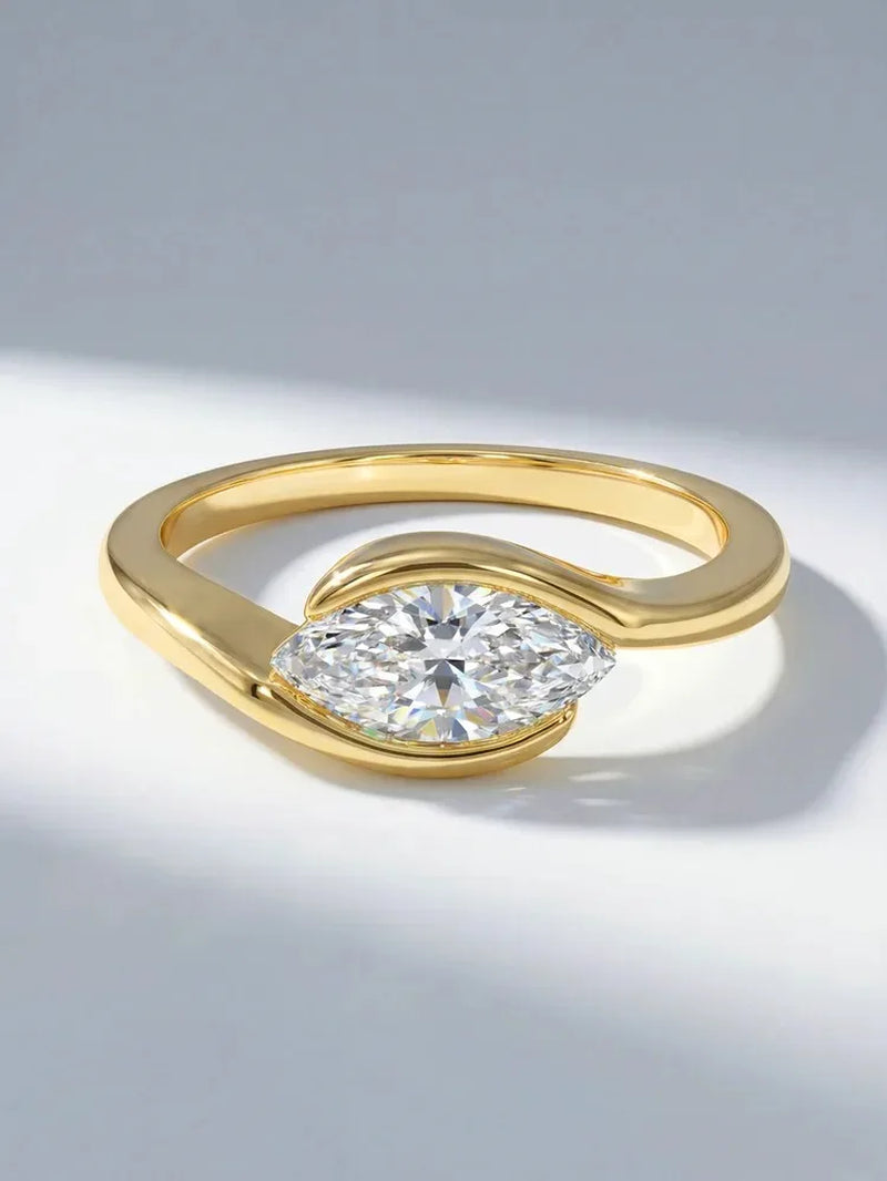 925 Sterling Silver Oval Hug Zircon Ring 